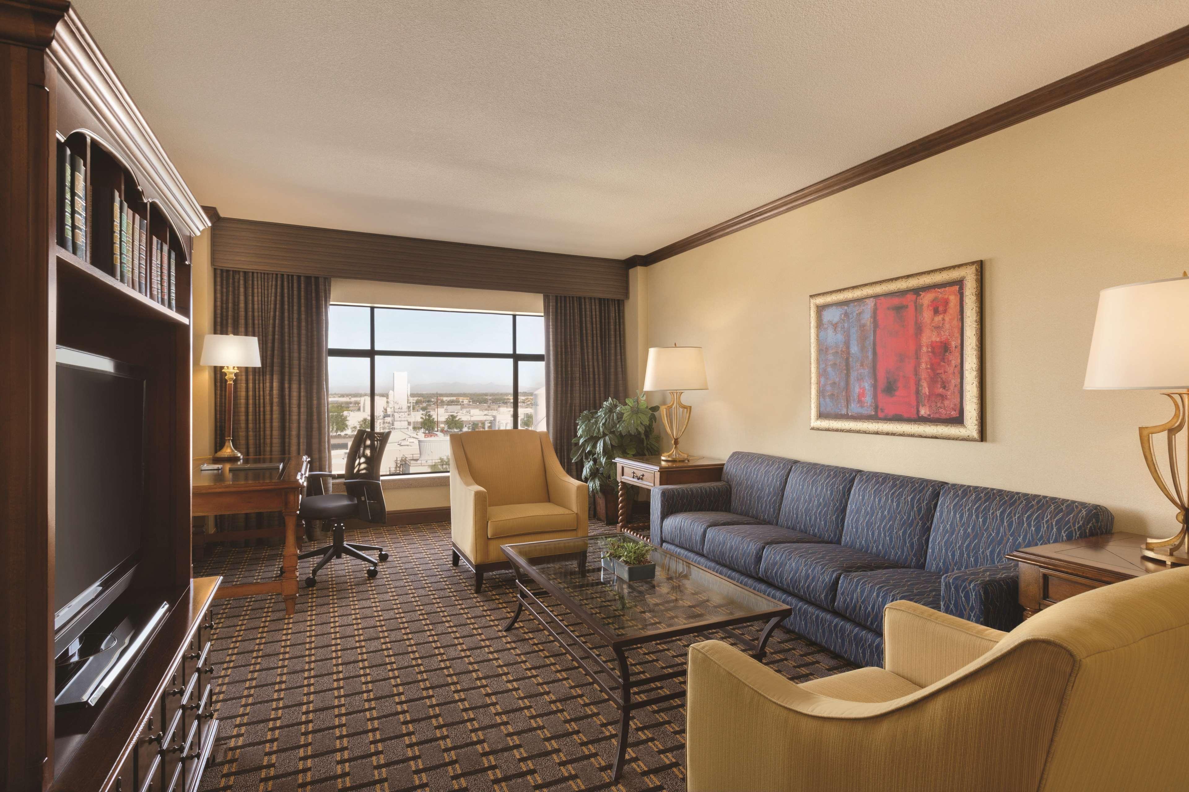 Hilton Phoenix Chandler Exterior photo