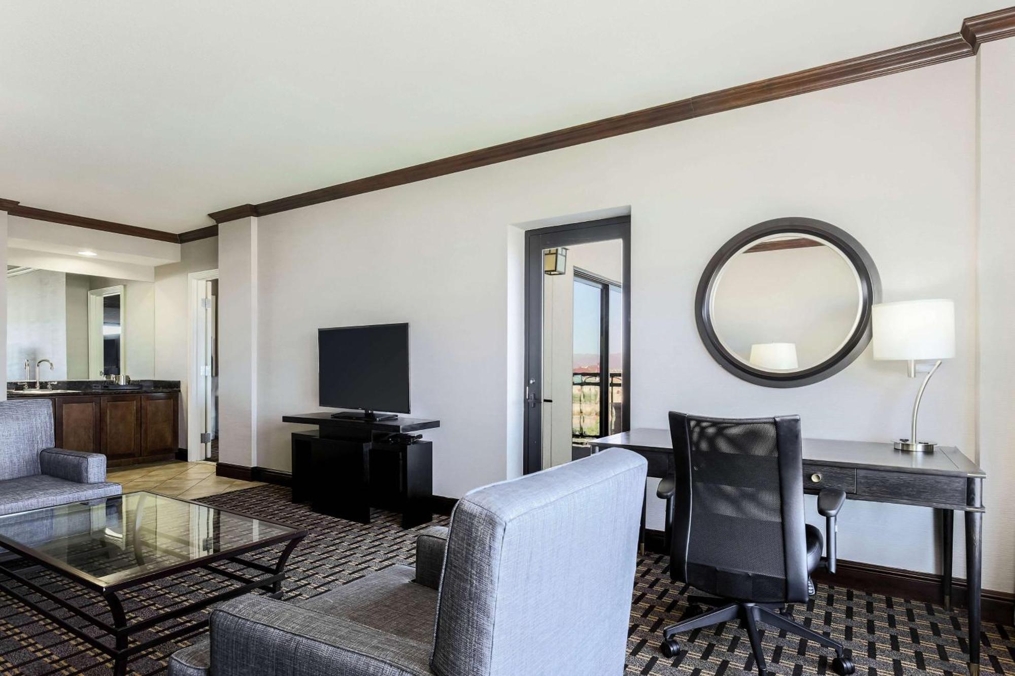 Hilton Phoenix Chandler Exterior photo