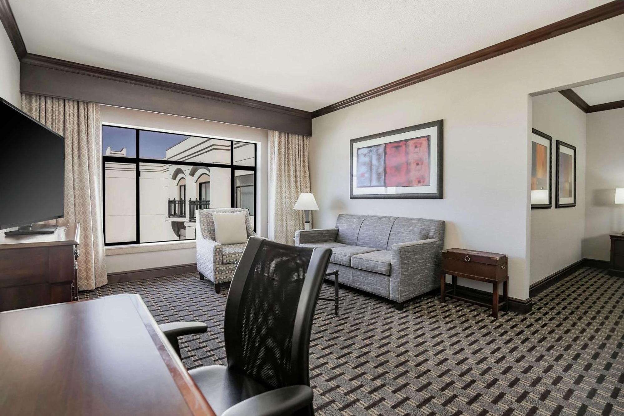 Hilton Phoenix Chandler Exterior photo