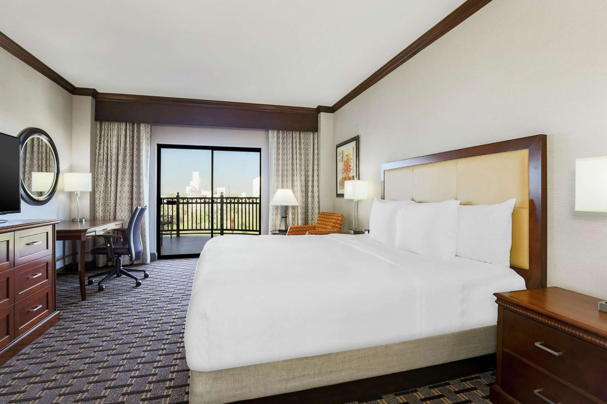 Hilton Phoenix Chandler Exterior photo