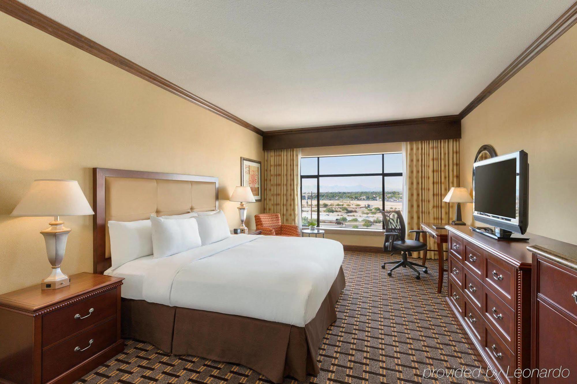 Hilton Phoenix Chandler Exterior photo
