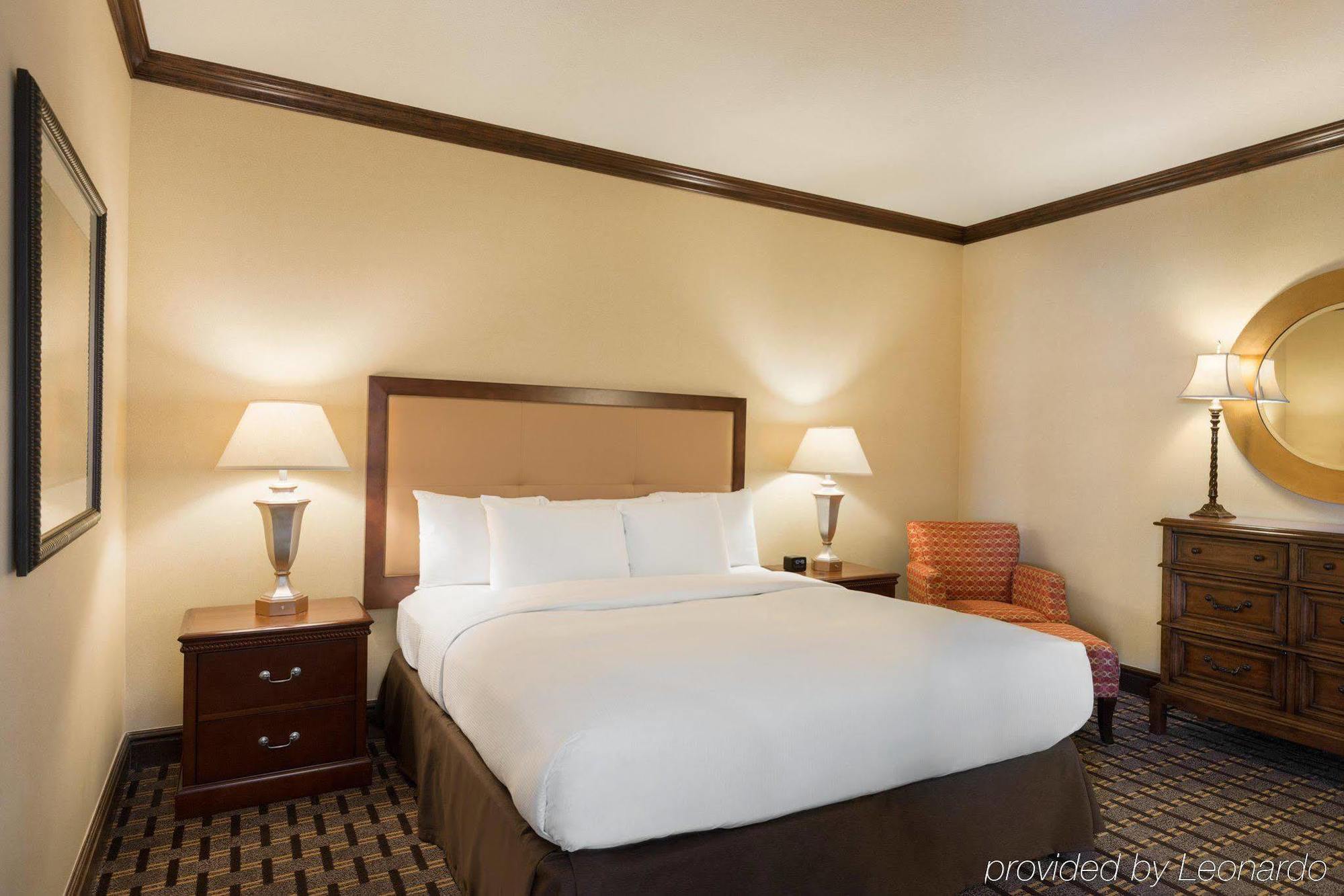 Hilton Phoenix Chandler Exterior photo